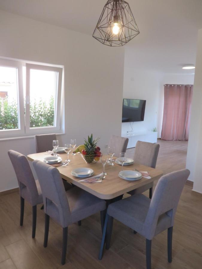 M&L Holliday Home Biograd Na Moru Esterno foto