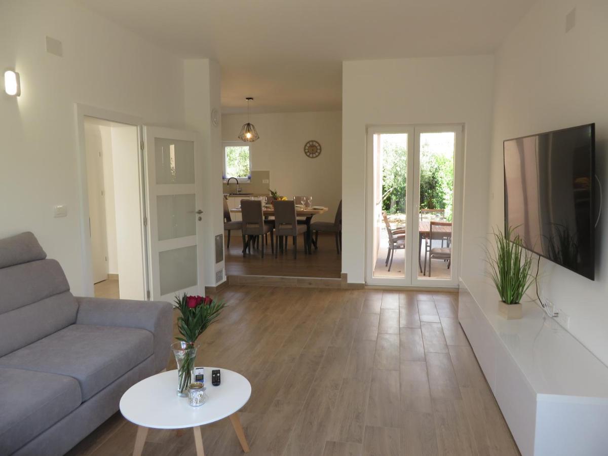 M&L Holliday Home Biograd Na Moru Esterno foto