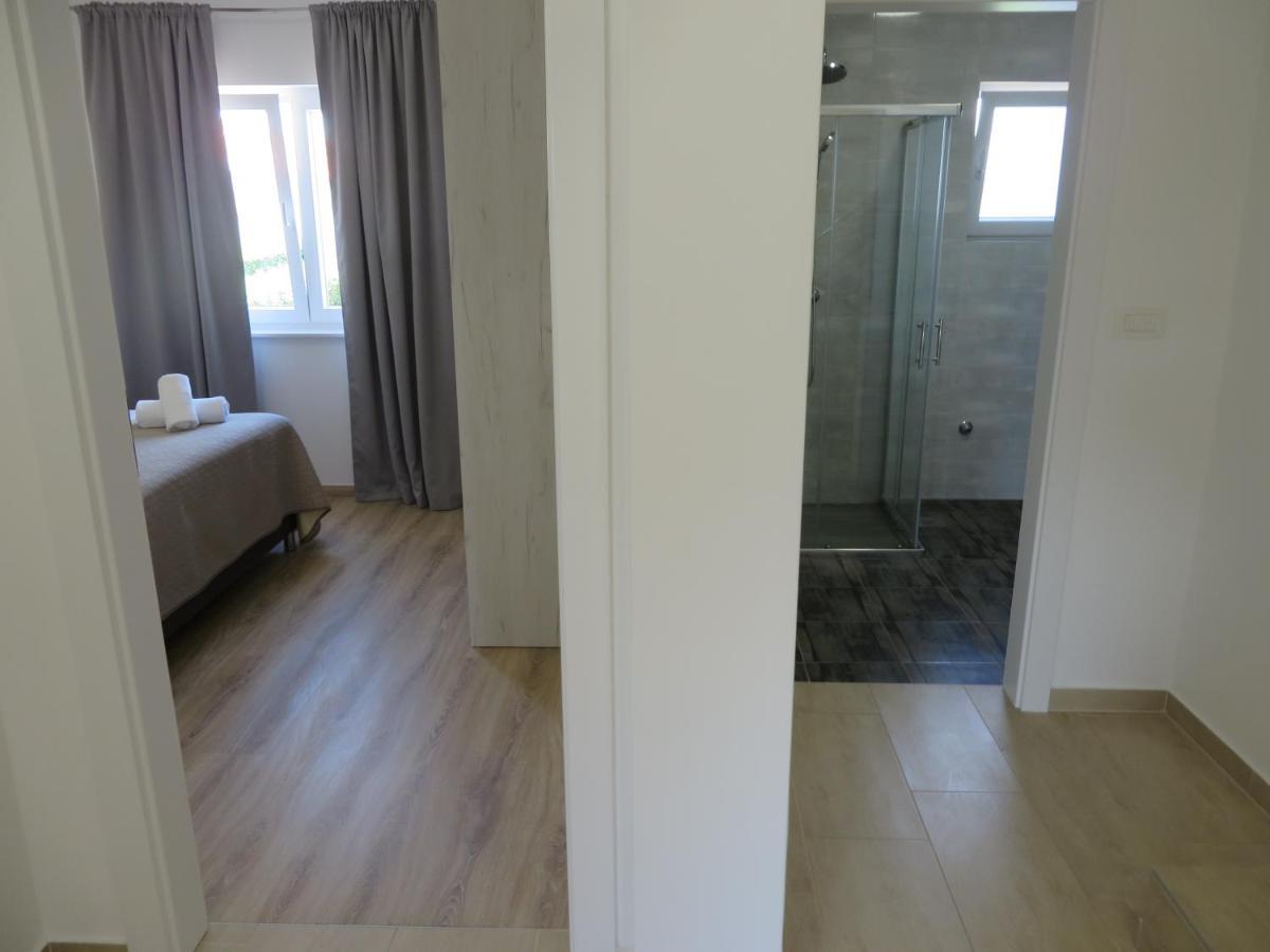 M&L Holliday Home Biograd Na Moru Esterno foto
