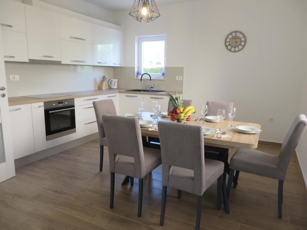 M&L Holliday Home Biograd Na Moru Esterno foto