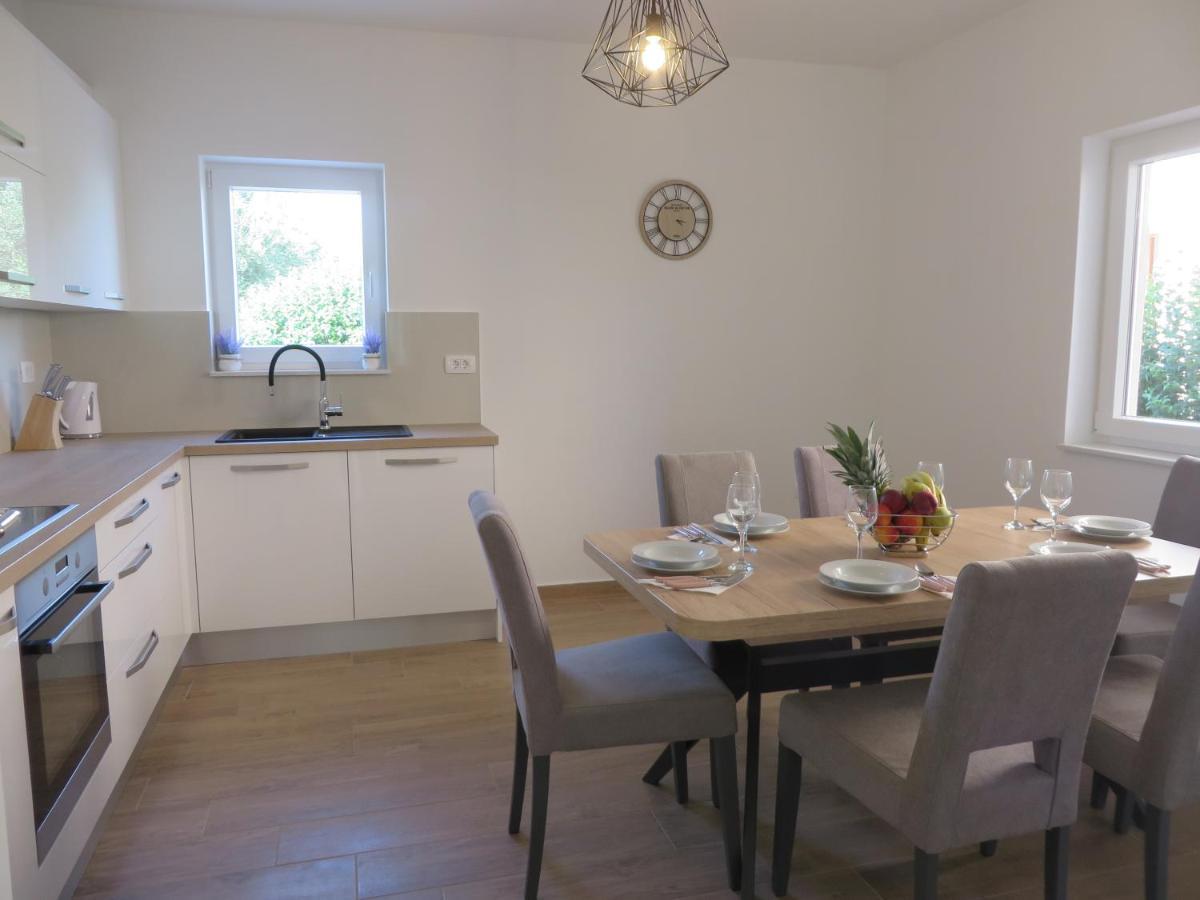 M&L Holliday Home Biograd Na Moru Esterno foto