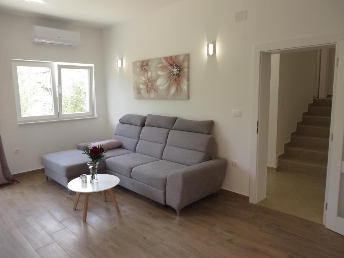 M&L Holliday Home Biograd Na Moru Esterno foto