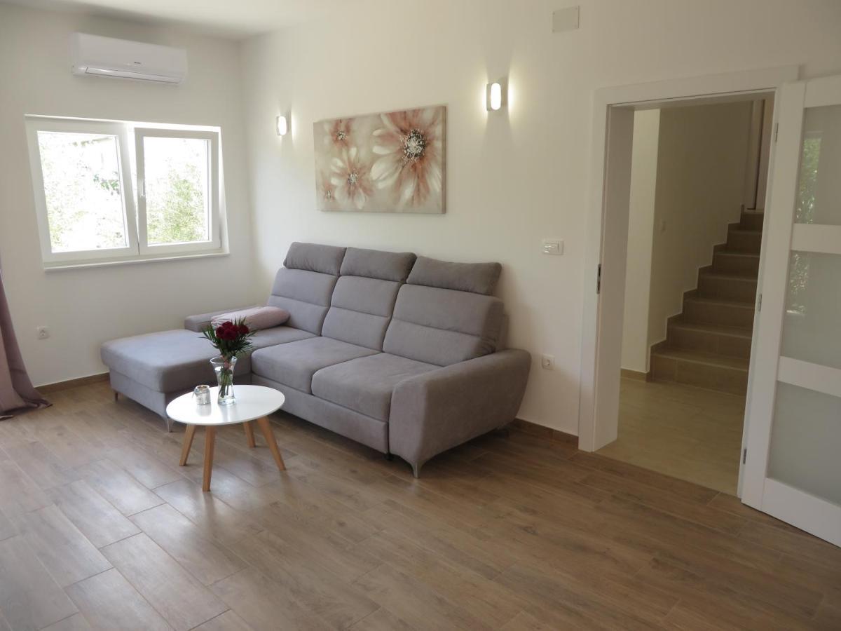 M&L Holliday Home Biograd Na Moru Esterno foto