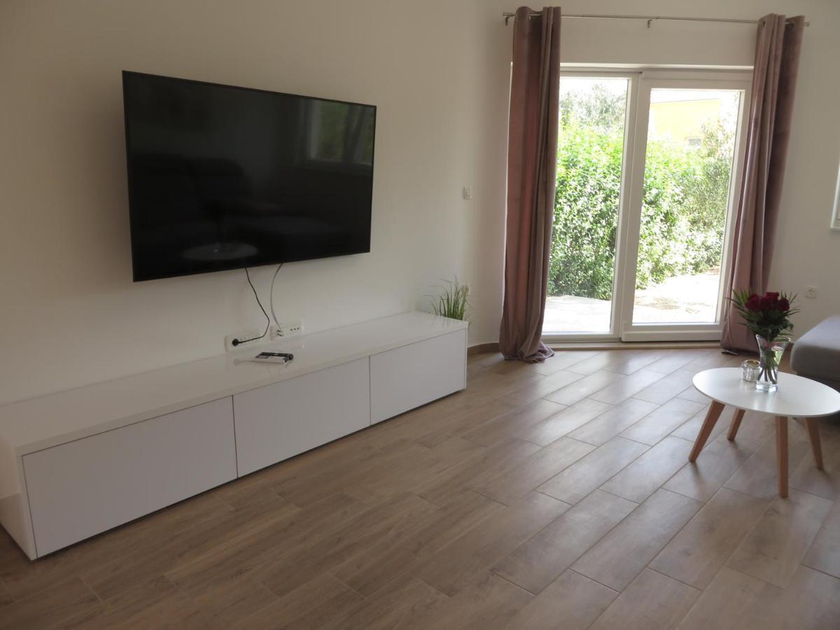 M&L Holliday Home Biograd Na Moru Esterno foto