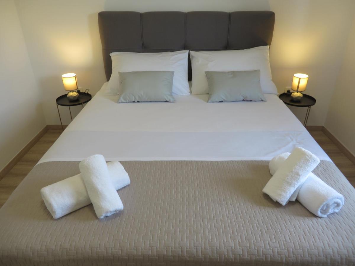 M&L Holliday Home Biograd Na Moru Esterno foto