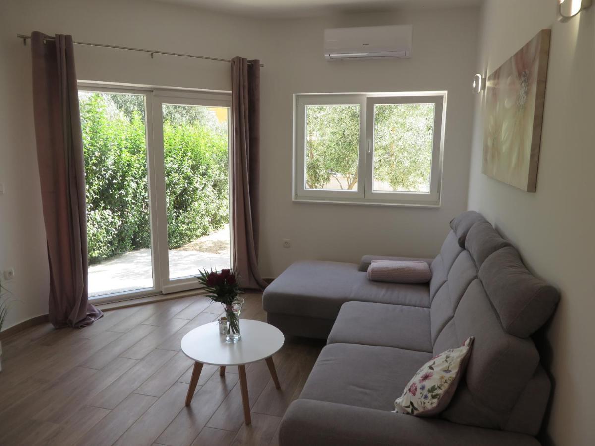 M&L Holliday Home Biograd Na Moru Esterno foto