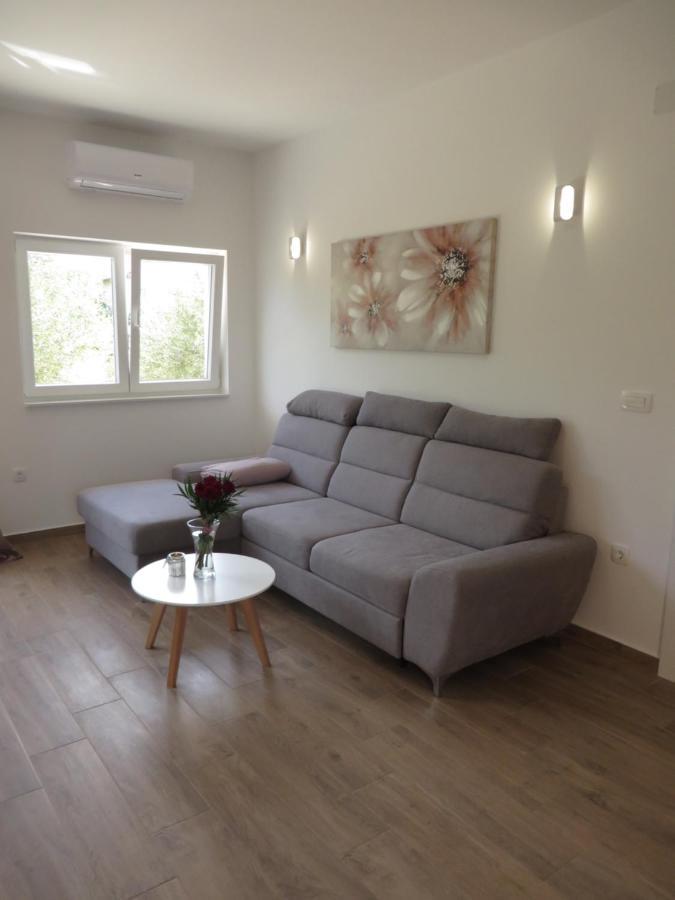 M&L Holliday Home Biograd Na Moru Esterno foto